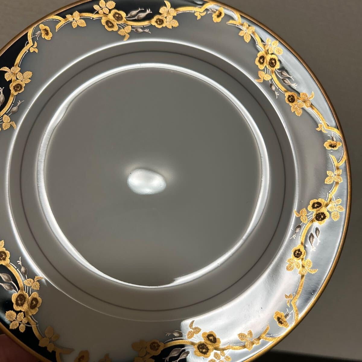 大倉陶園　瑠璃金彩薔薇　デザートプレート　20cm 大倉陶園 瑠璃金彩薔薇 デザートプレート 20cm 金蝕バラ 商品一覧 - 大倉陶